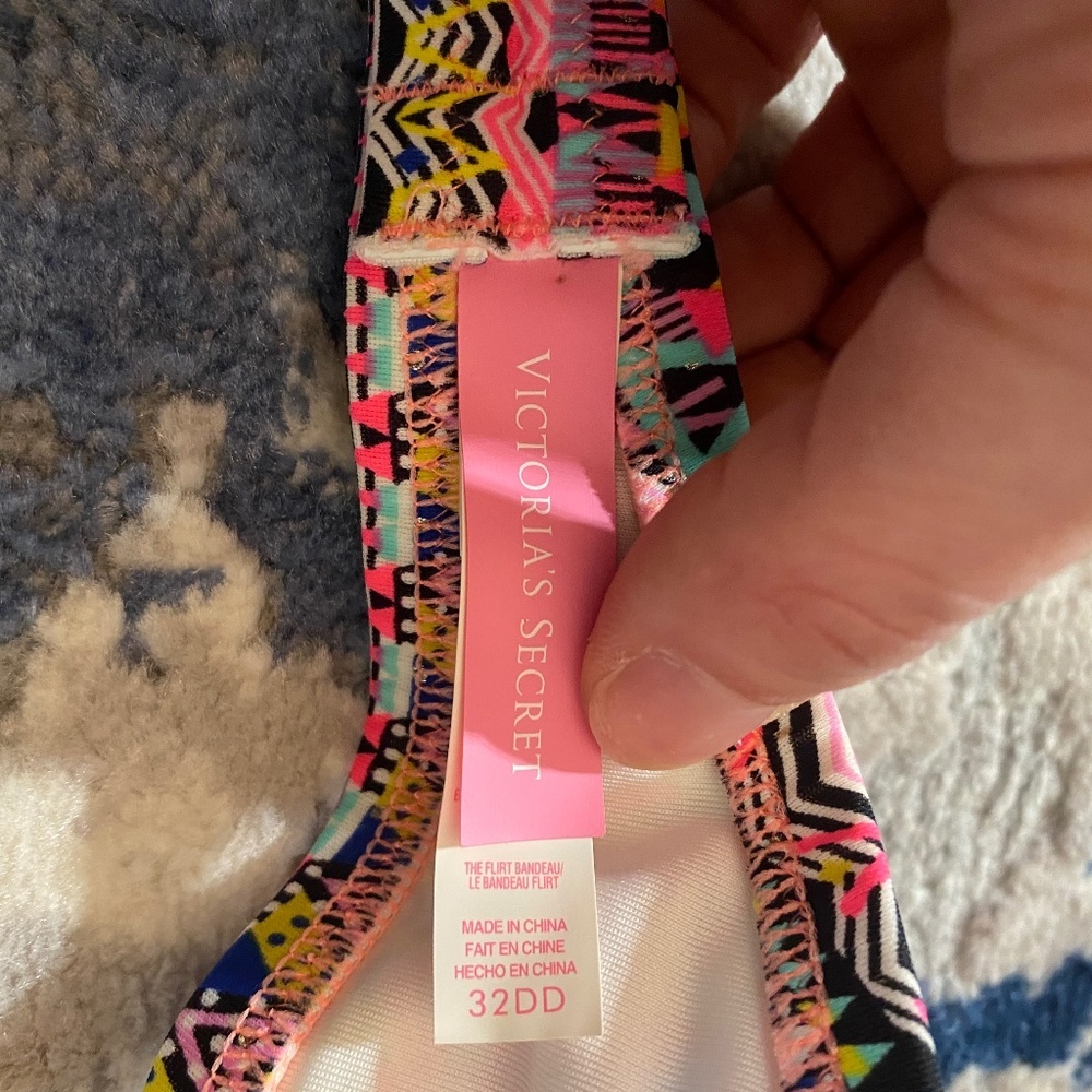 Colorful Geometric Strapless Bikini Top - Picture 5 of 5